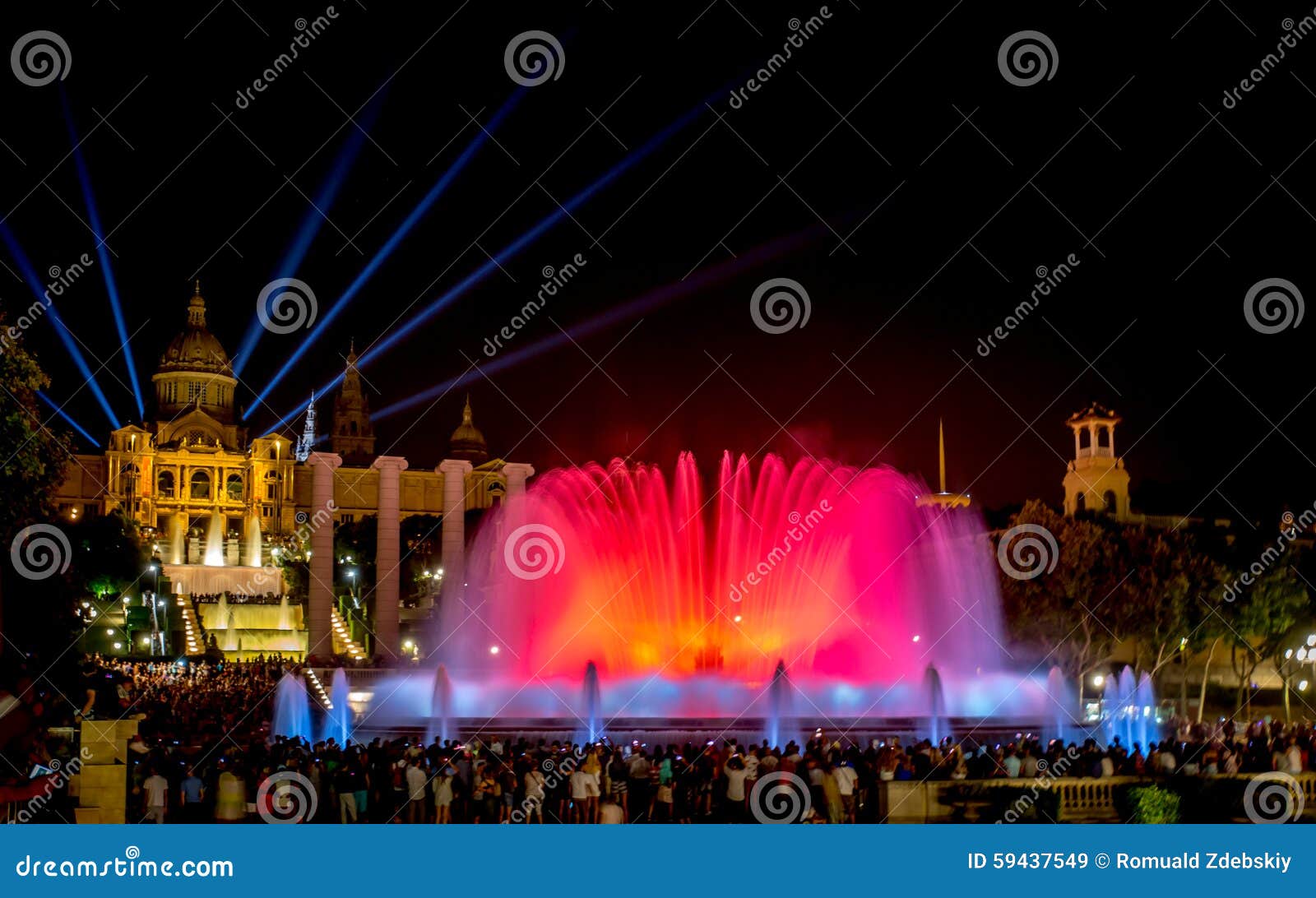 magic fountain of montjuÃÂ¯c in barcelona at night